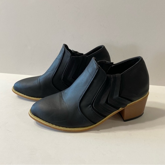 Black Faux Leather Square Heel Ankle Booties Size 5.5 - Picture 4 of 8